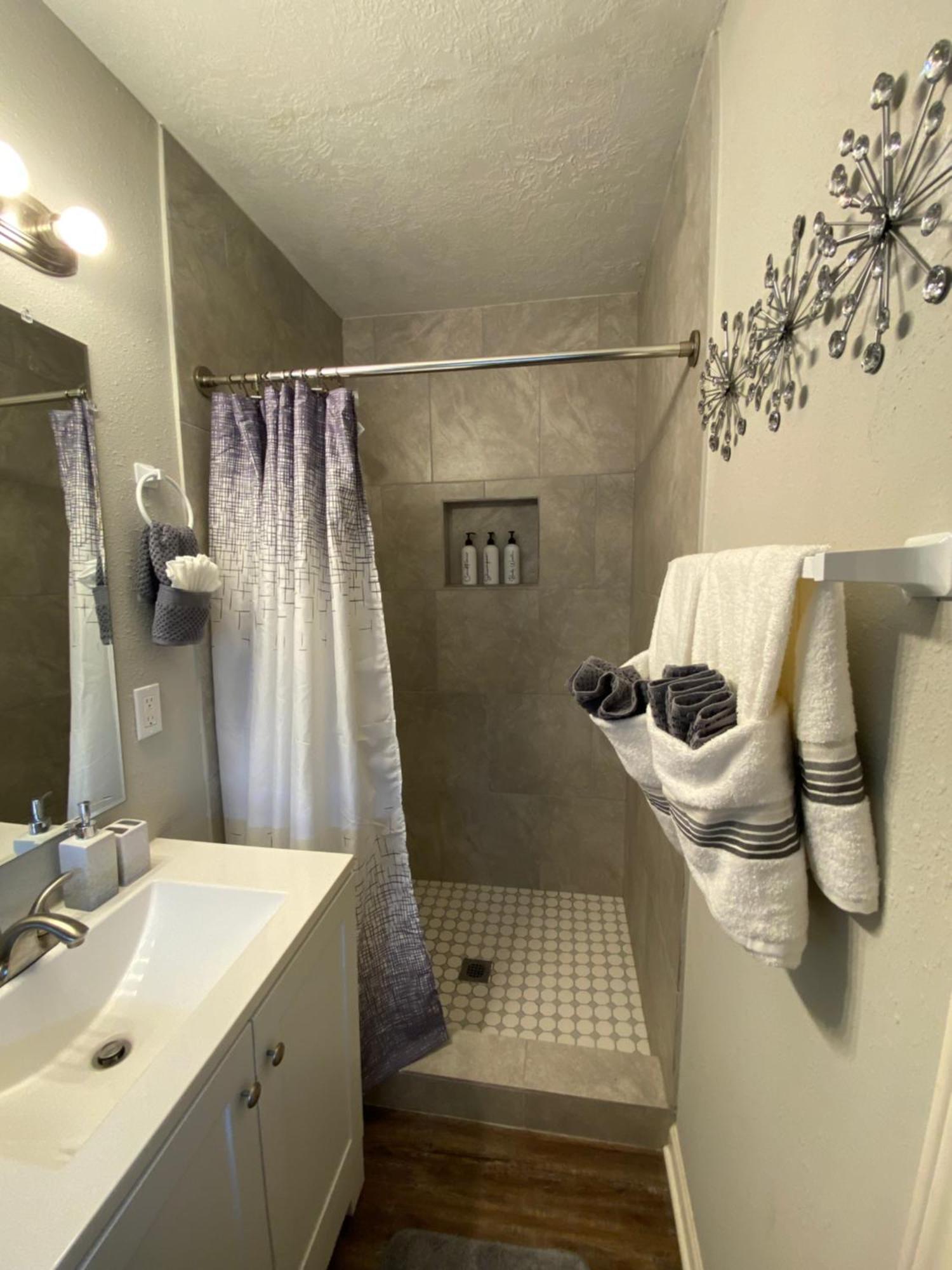 Charming 3Bdrm Retreat Near Hcu Villa Houston Bagian luar foto